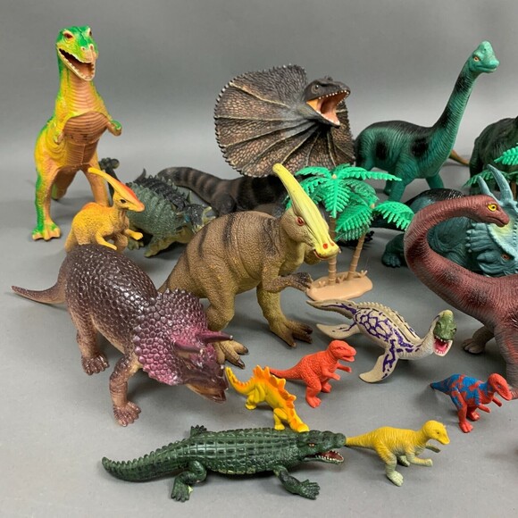 Variety of Toys Dinosaurs Hard Plastic Lot of 31 Pretend Play - Picture 3 of 10